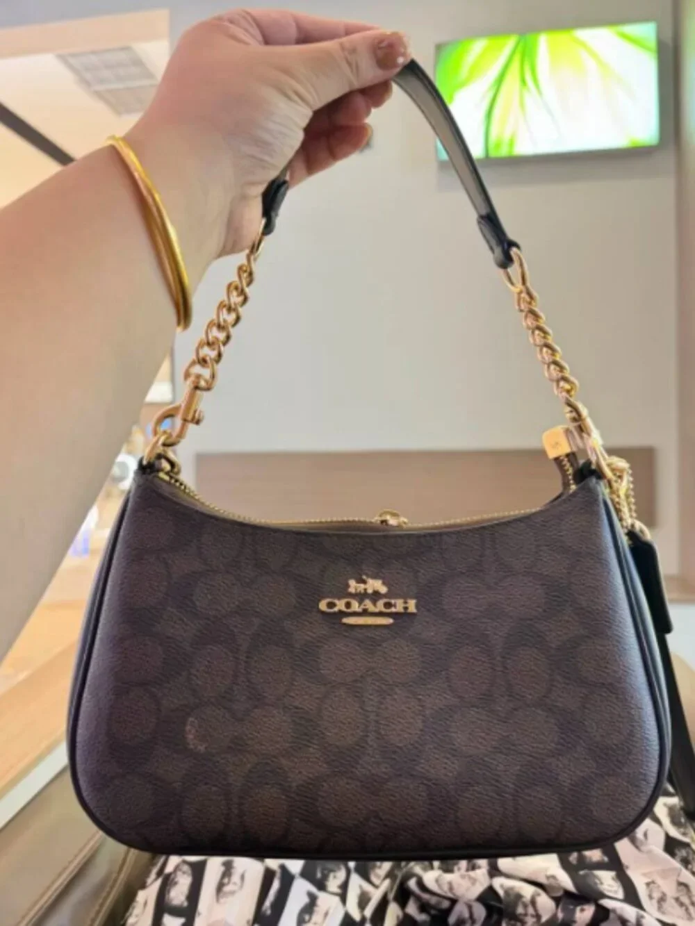 Signature Brown Canvas Shoulder Bag Crossbody Purse Gold Chain Detail Excellent